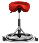 Sadelstol Back App Alcantara röd med hjul svart kula